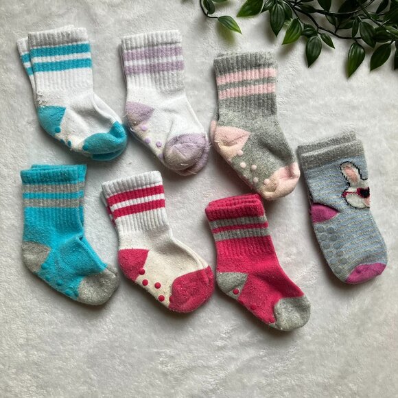 Free w/ Purchase | Baby 6-12M Non-Slip Grip Socks Bundle | 7-8cm | Mixed Colours - Picture 1 of 7